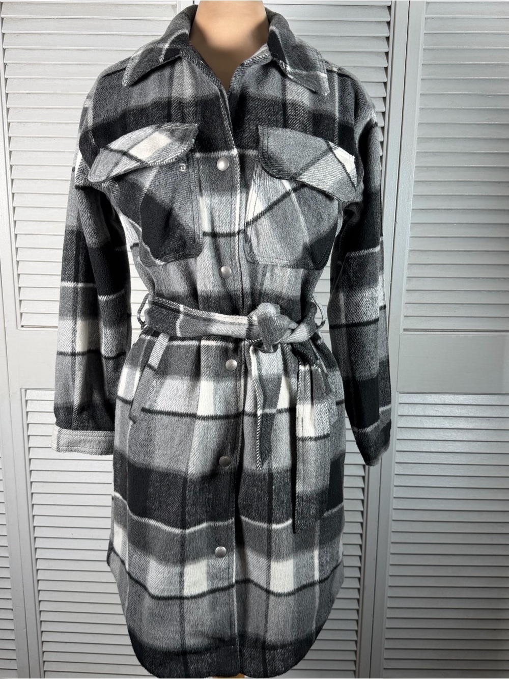 Blank NYC Gray Black‎ Plaid Belted Shacket Shirt Jacket XS Snap Front